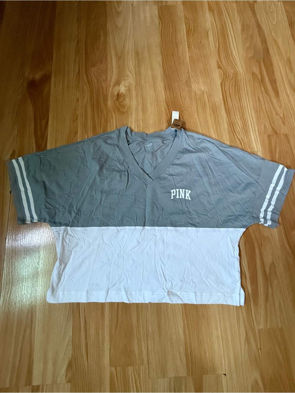 PINK Victoria's Secret Gray and White Colorblock V-Neck Crop Tee